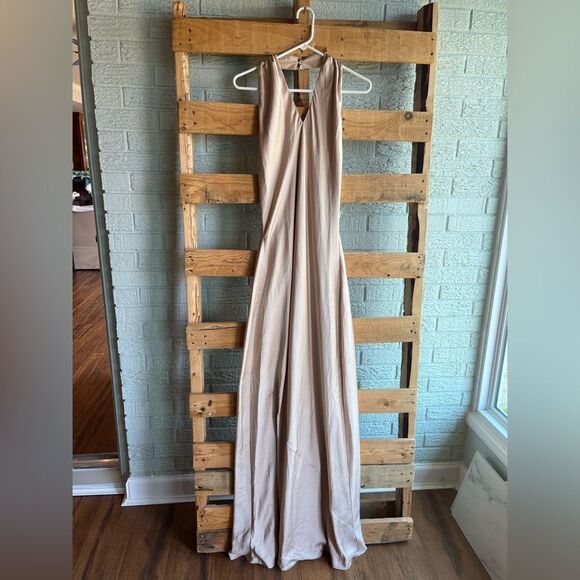 New show me your mumu champagne jasmine halter maxi twist neck dress gown - Picture 4 of 13